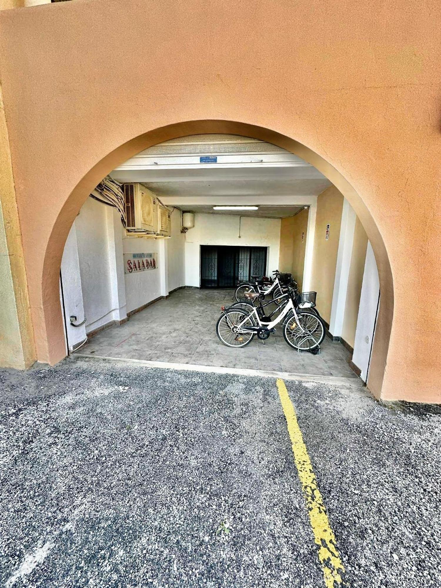 Apartamento Dulce & Saladar Калпе Екстериор снимка